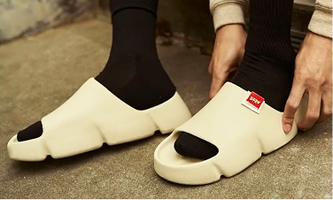 Slide & Socks